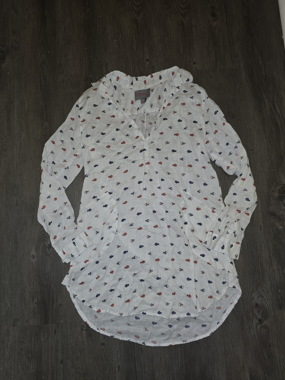 Lightweight White Button-Front Women’s Beachwear with Navy & Red Fish Print